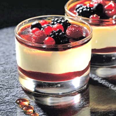 Creme Brulee w/ Berries in Glass