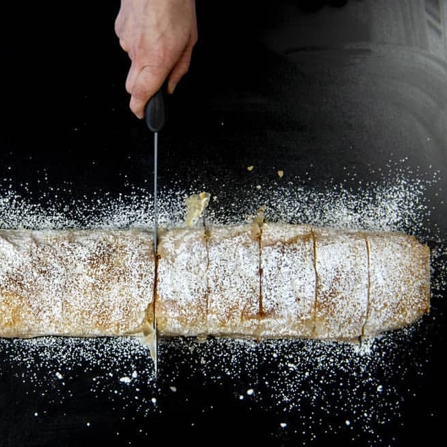 Apple Strudel Traditional - Retail