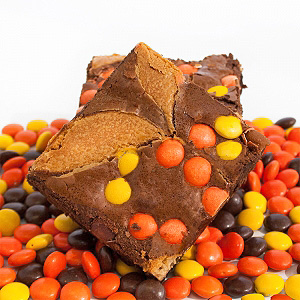 Peanut Butter Brownie with Reese's Pieces