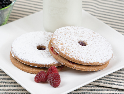 Round Raspberry Linzer Cookie